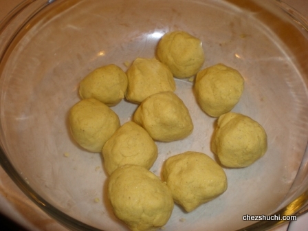  10 balls of dough